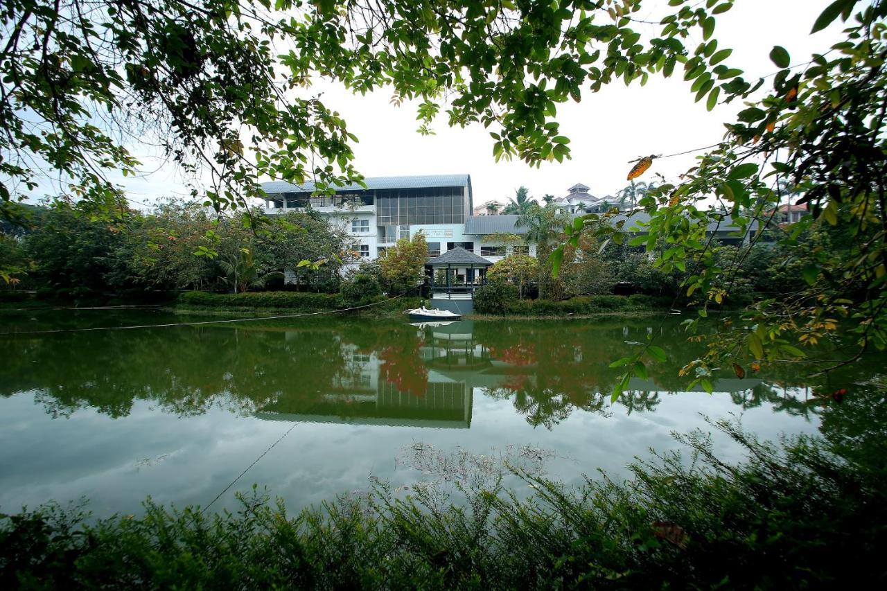 Emerald Hills Club Kochi Exterior foto